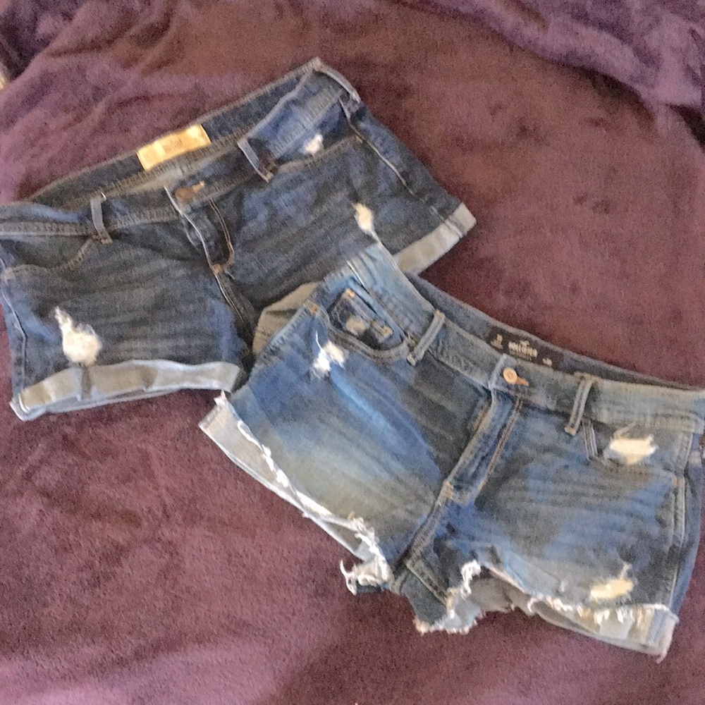 Two pair of Hollister shorts Size 11 EUC!!